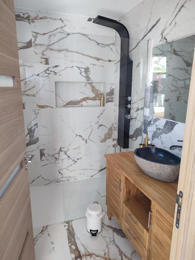 Magnifique Appartement 2 Chambres Avec 50 M2 De Jardin Privatif La Crau Exteriör bild